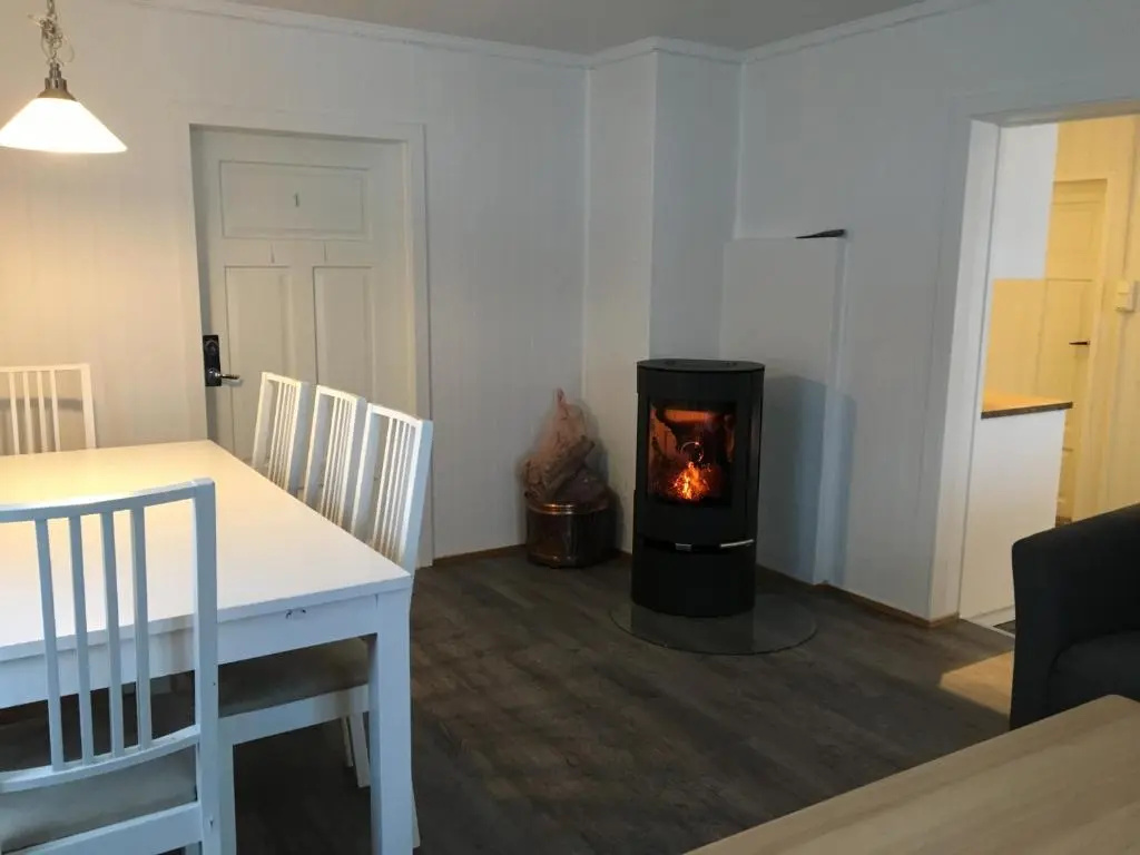 4 Bedrooms Cottage