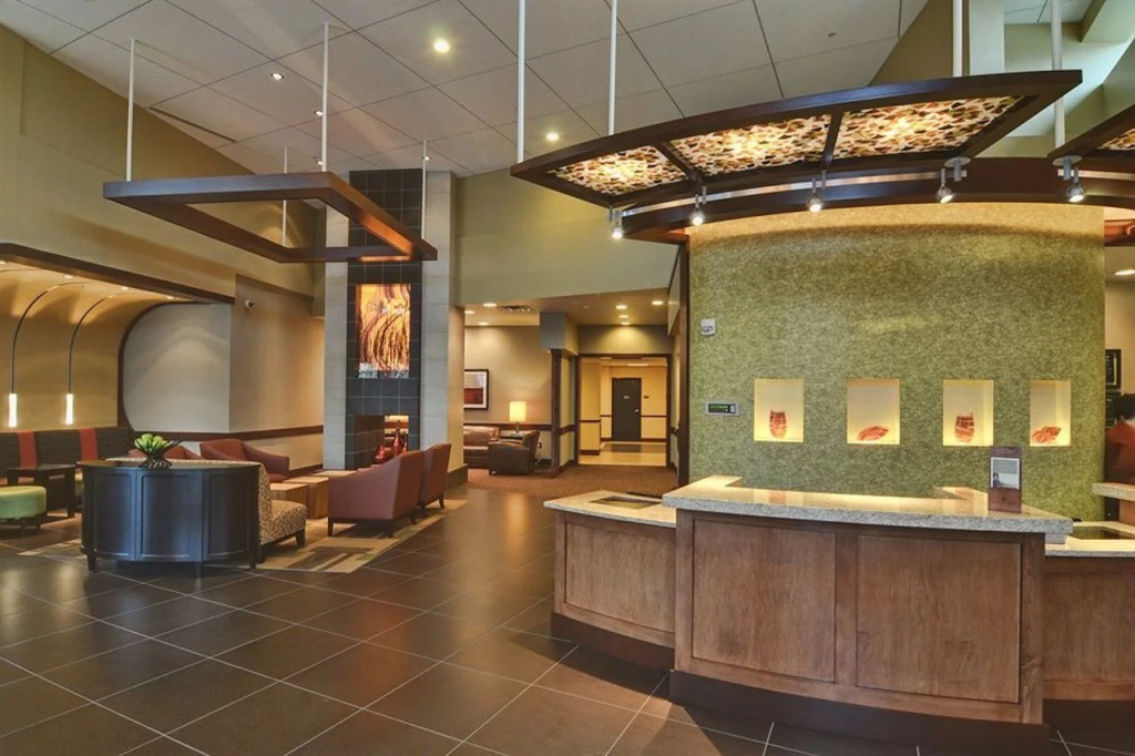 Lobby & Reception