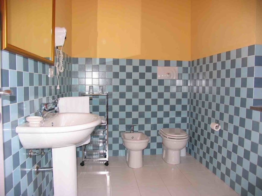 Standard Double room with balcony (full double bed)