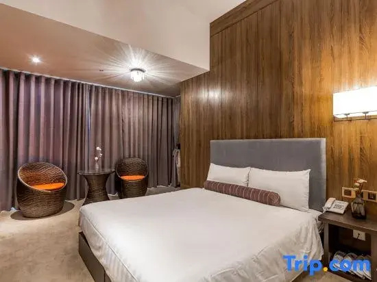 Deluxe with Window Double room (full double bed)