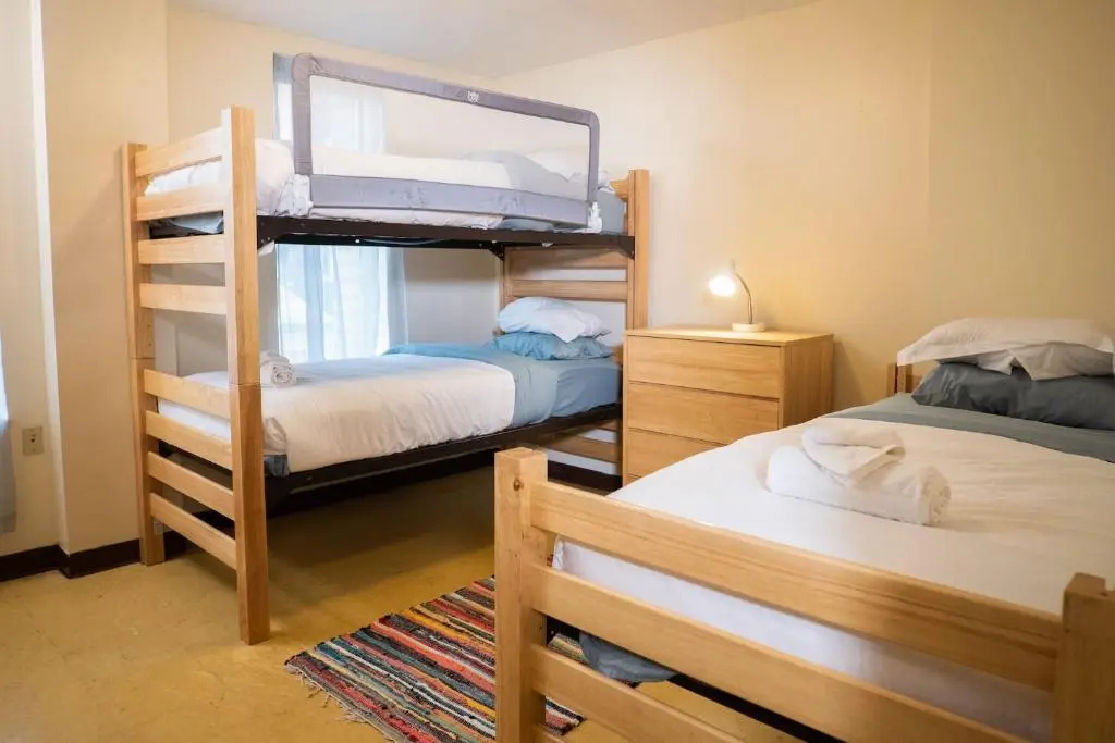 2 Bedrooms Apartment