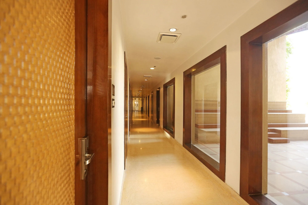 Lobby & Reception