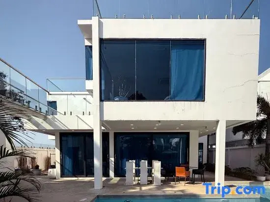 Magnitude Villa 6 Bedroom in Palm Spring Pattaya