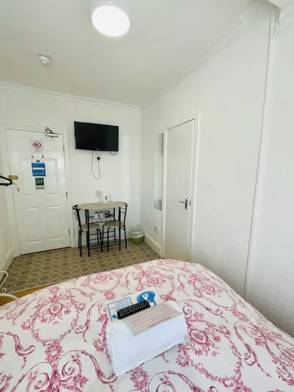 Economy Double room (full double bed)