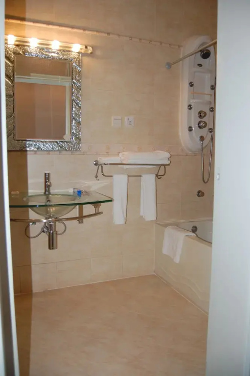 Kingsbridge Royale Hotel - Chambres