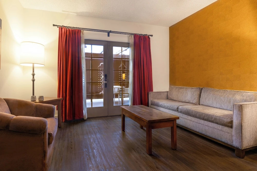 Deluxe Double room with pool view (full double bed)