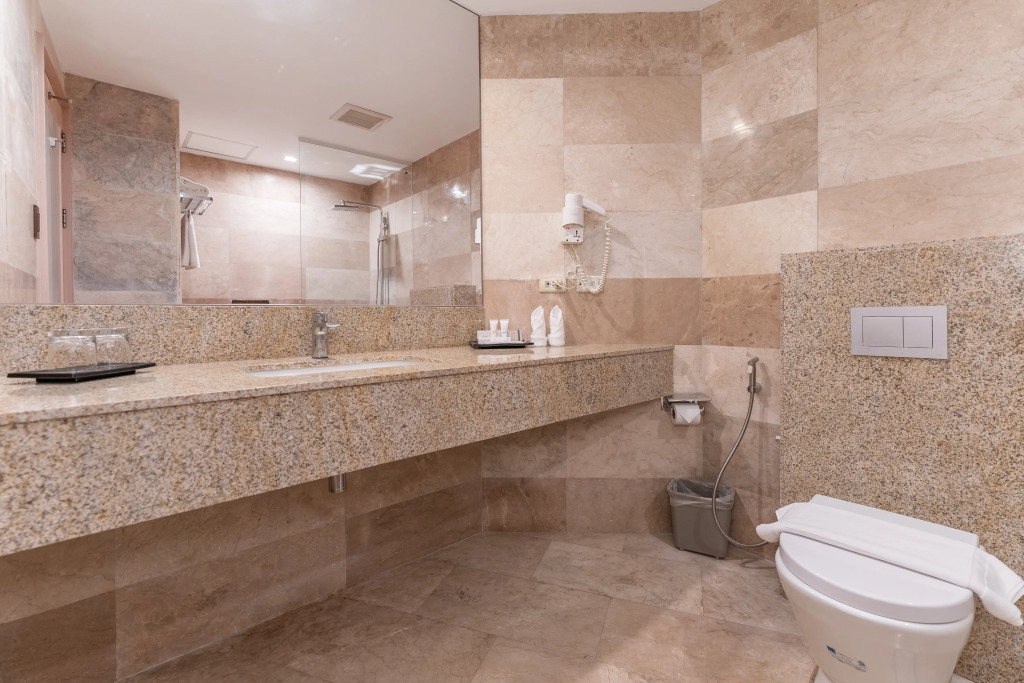 Crown Regency Hotel and Towers - фото 9