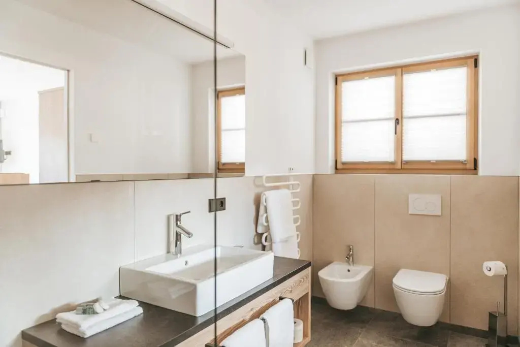 Standard Double room with balcony (full double bed)