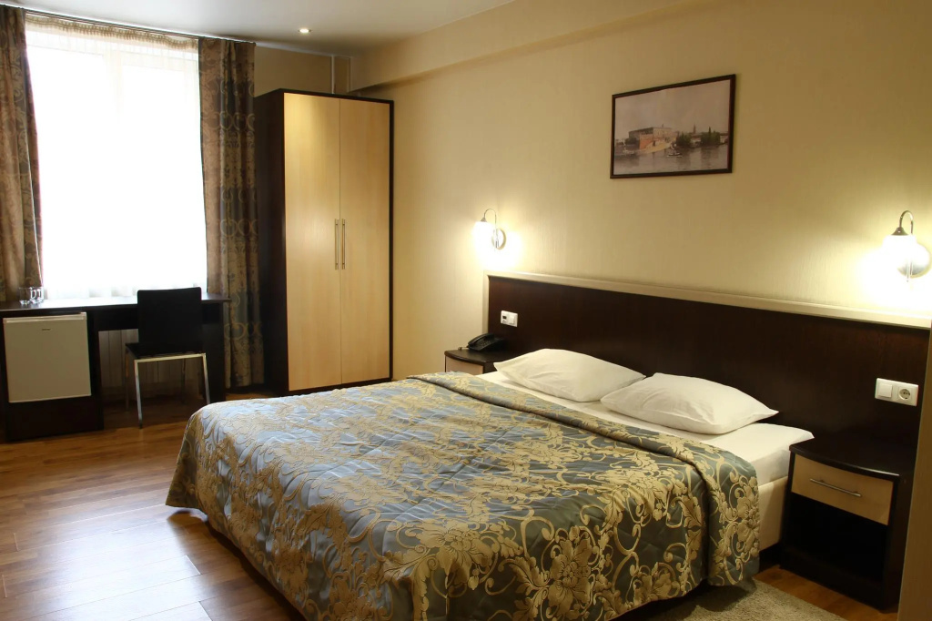 Hotel Crystal Room Type - Standard Double room full double bed