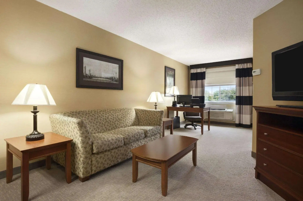 1 Bedroom Double Suite (full double bed)