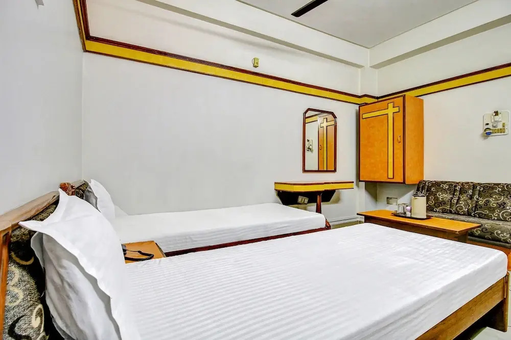 Hotel Ranjeet by null