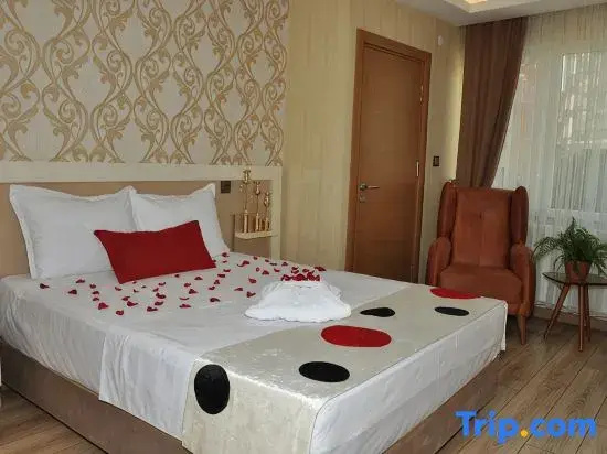 Standard Single room with street view