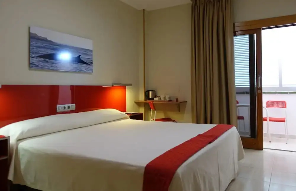 Double room with balcony (full double bed)