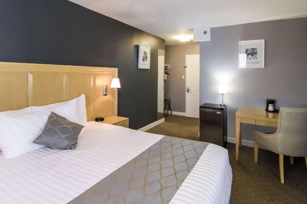 Red Lion Inn & Suites Abbotsford