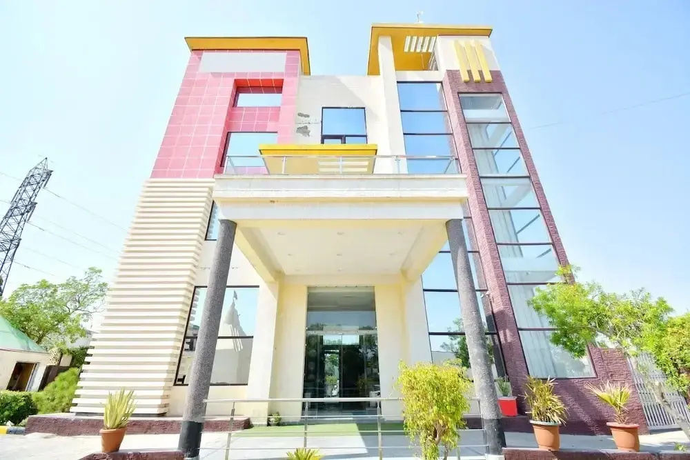 Splash Fun Resorts by OYO Rooms