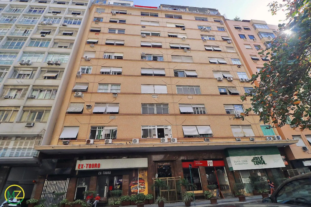 Studio moderno com vista lateral para o mar na quadra da praia em Copacabana!