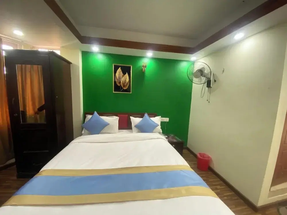 Superior Double room (full double bed)