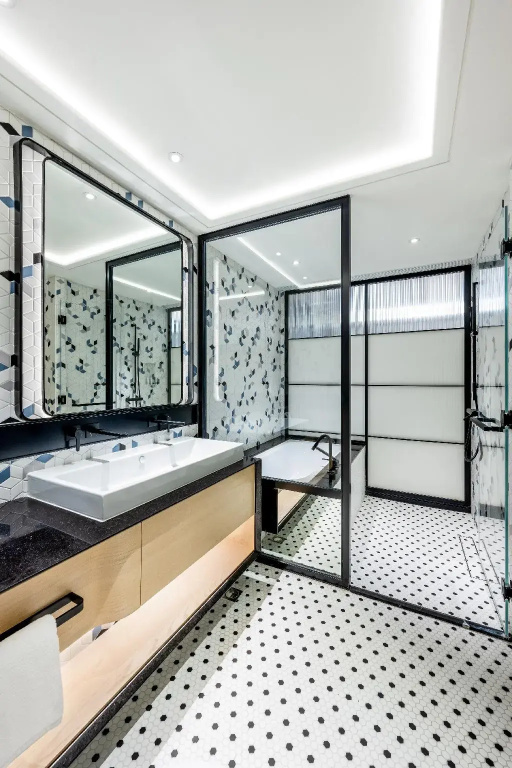 Deluxe Double room (full double bed)