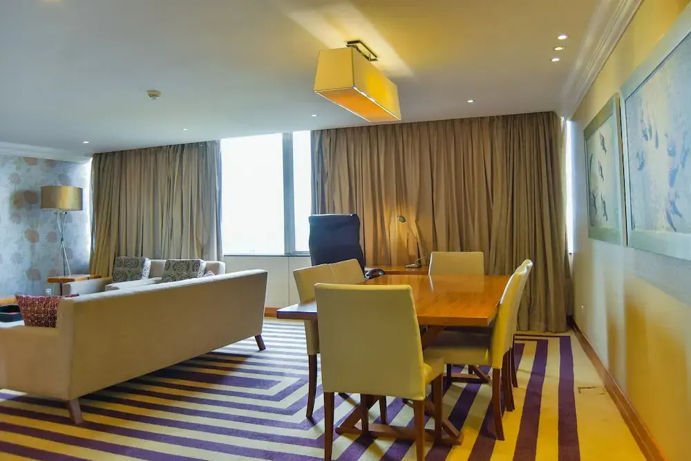 花園景觀四人房，配有雙人床