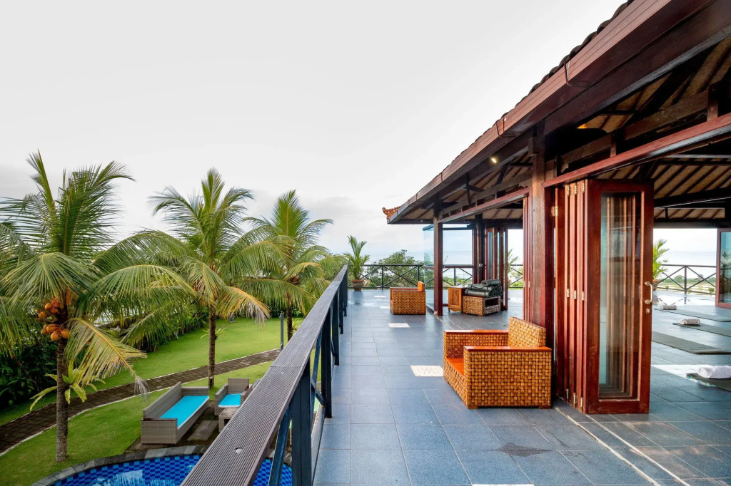 Balcony & Terrace