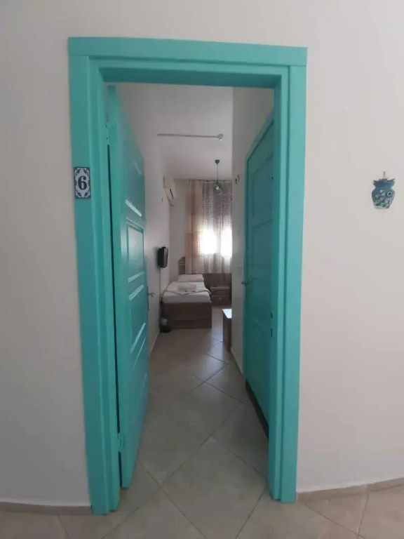 Economy room
