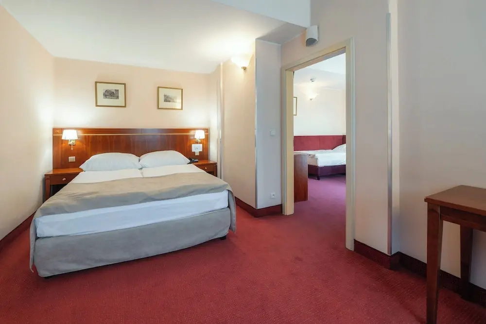 Deluxe Suite with balcony