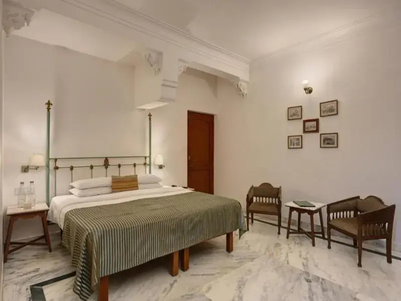 Deluxe Double room with balcony and with lake view (full double bed)