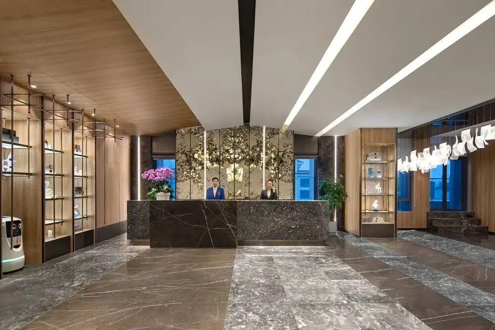 Lobby & Reception