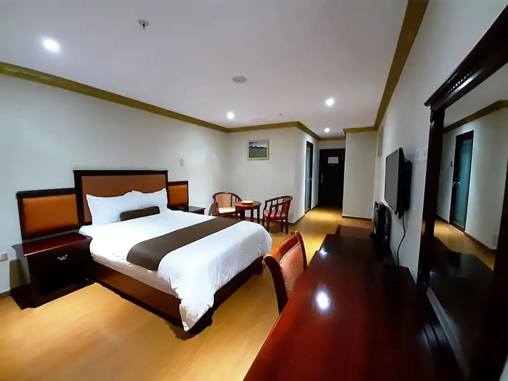 Superior Double room with balcony (full double bed)