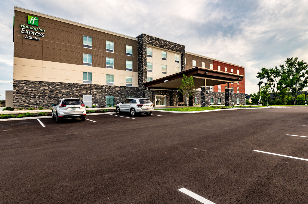 Holiday Inn Express & Suites Dayton East - Beavercreek by IHG
