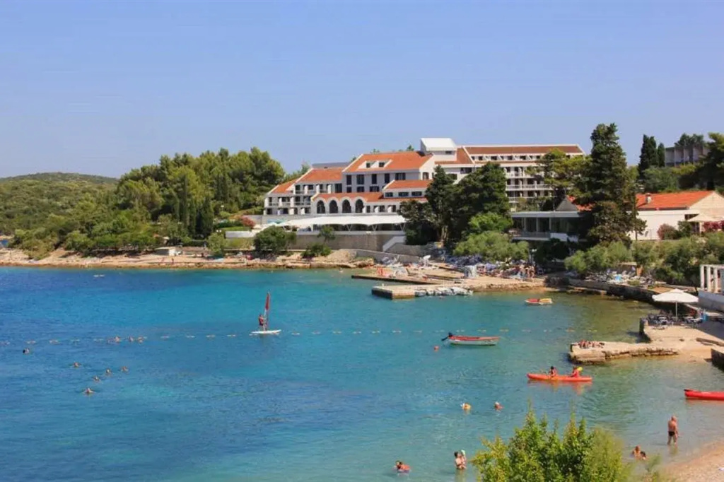 Beach & Waterfront