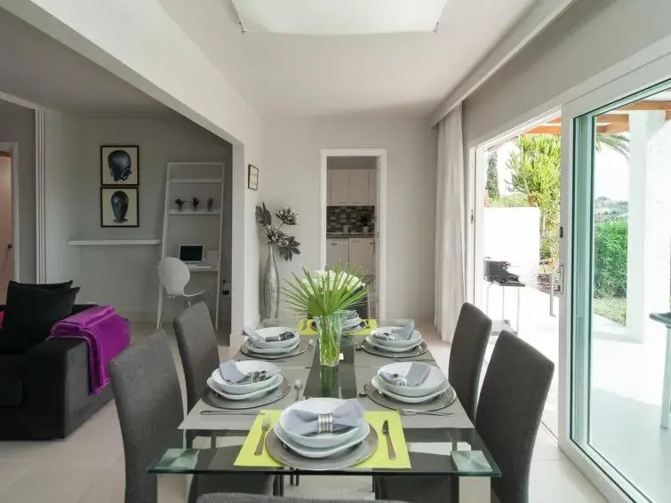 Beautiful Bungalow Rocas Rojas