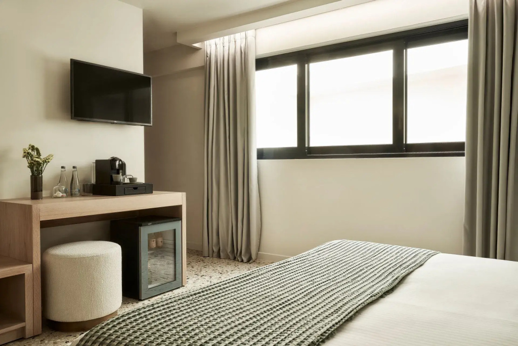 Economy room