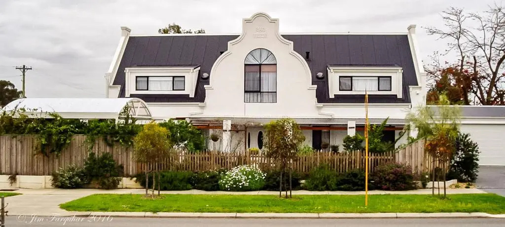 Aarn House B&B Airport Accommodation