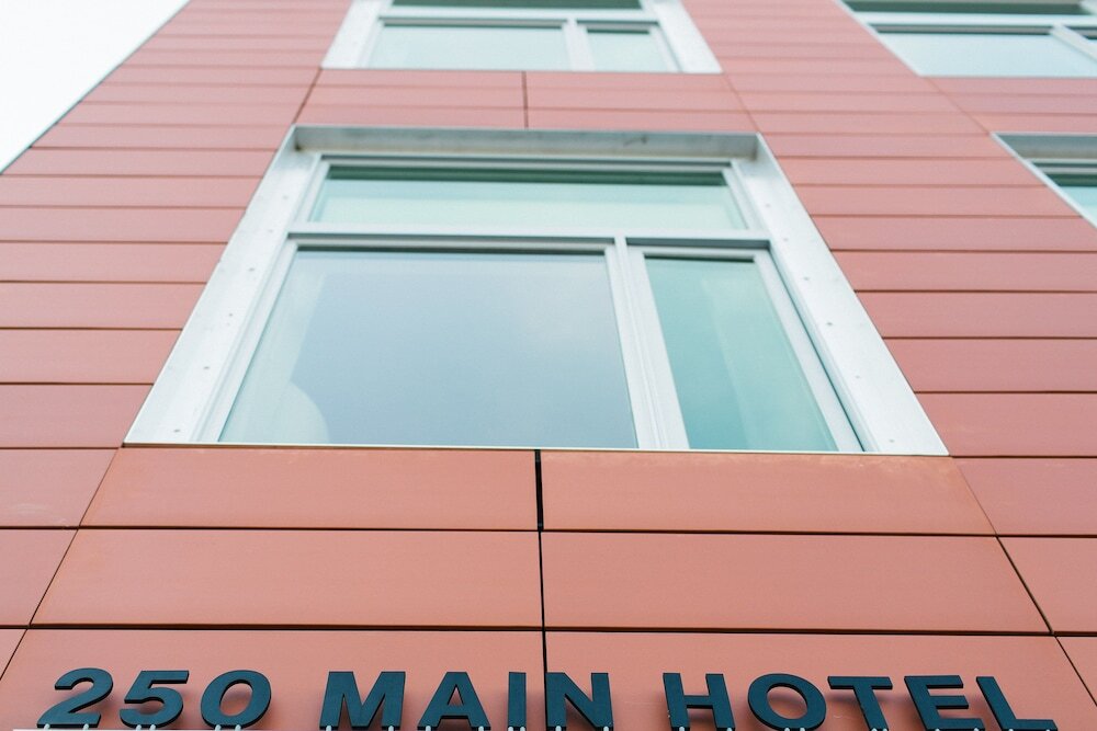 250 Main Hotel by null