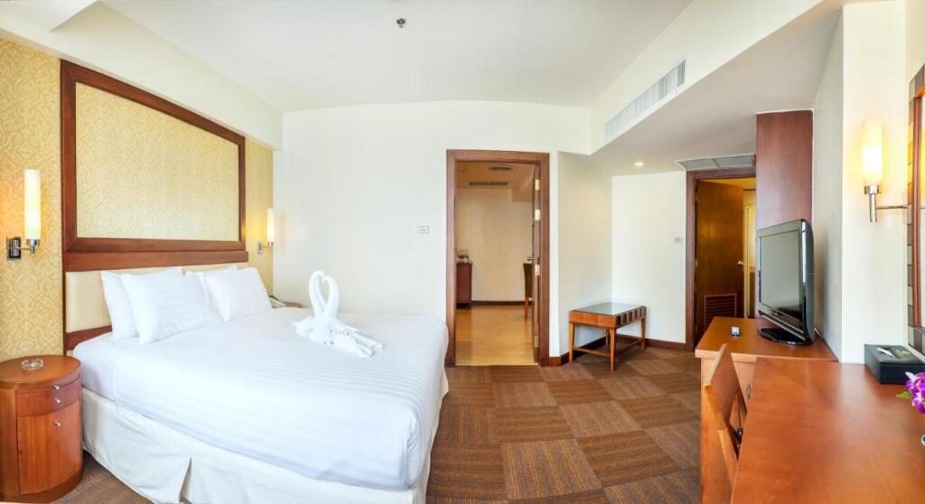 Jomtien Palm Beach Hotel And Resort