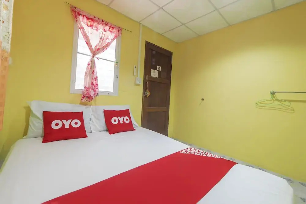 OYO 75325 Our House Tha Sao