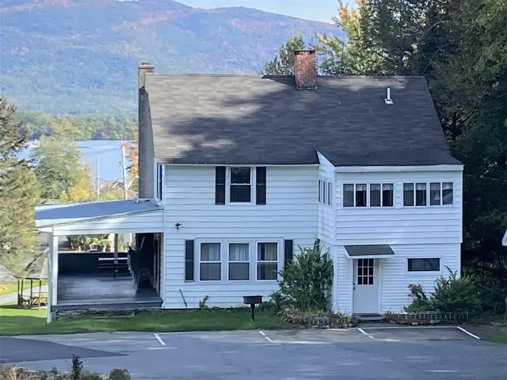 5 Bedrooms Cottage