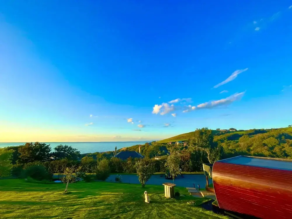 Luxury Pods - Sleeps 2 & Free Parking
