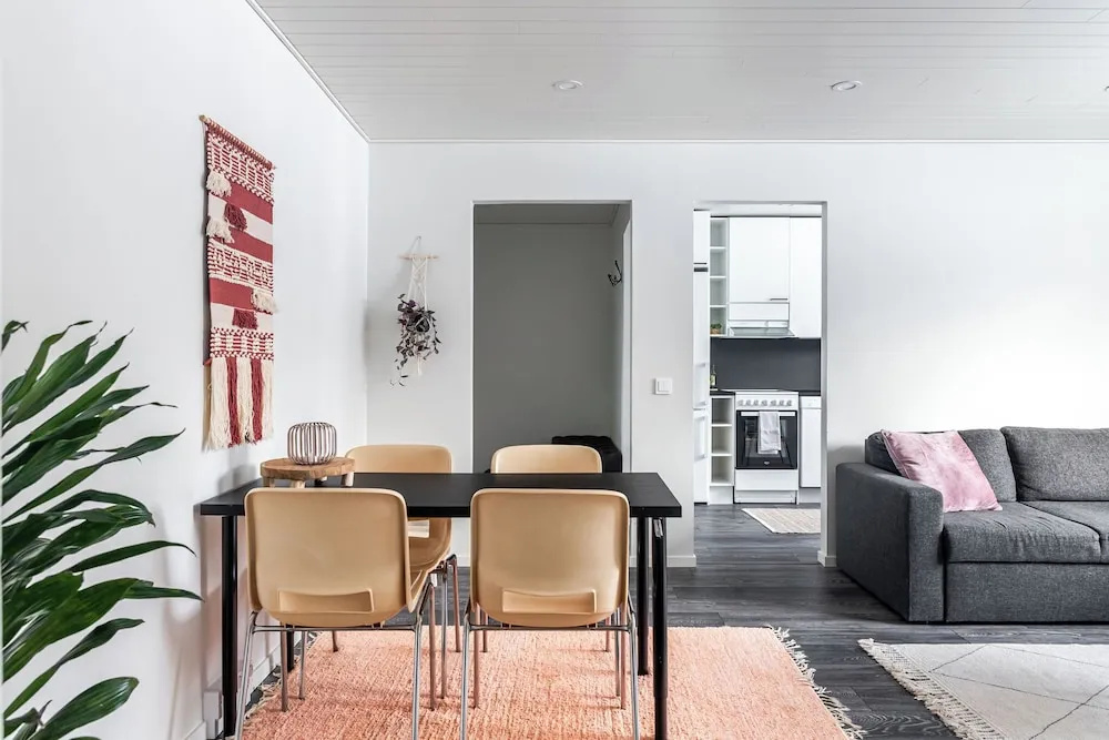 Bright 1br Apartment Next To The Beach 5