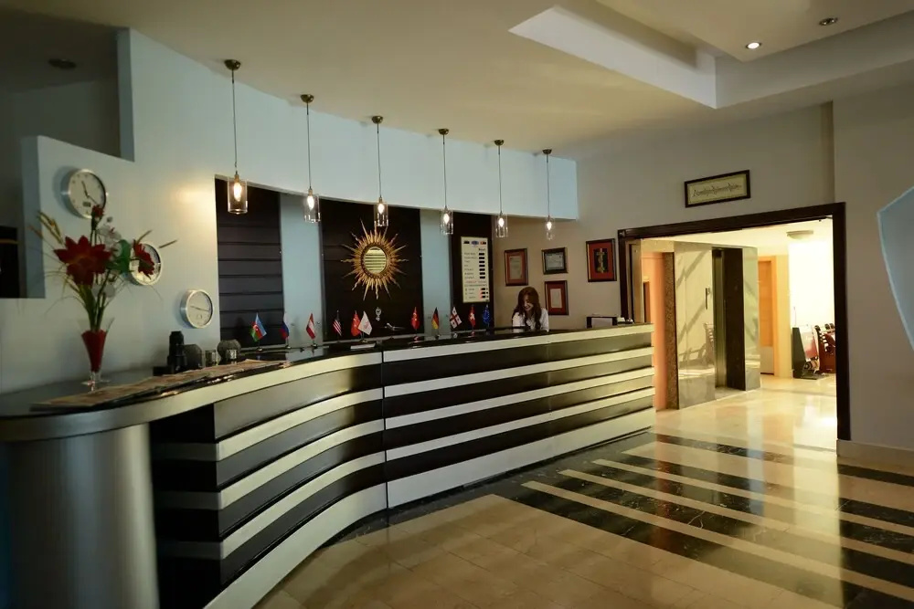 Lobby & Reception