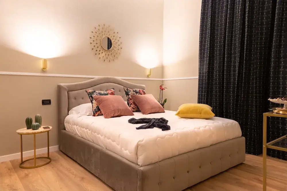 Classic Double room (full double bed)