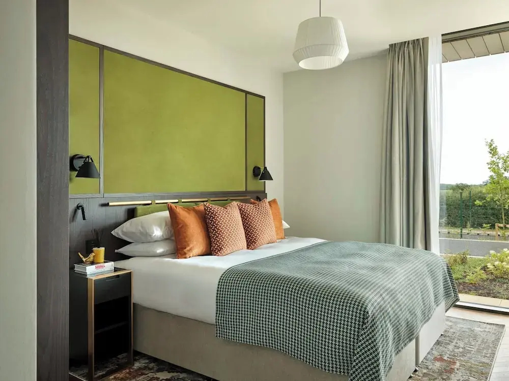 1 Bedroom Dual-Aspect Double Residence (full double bed)