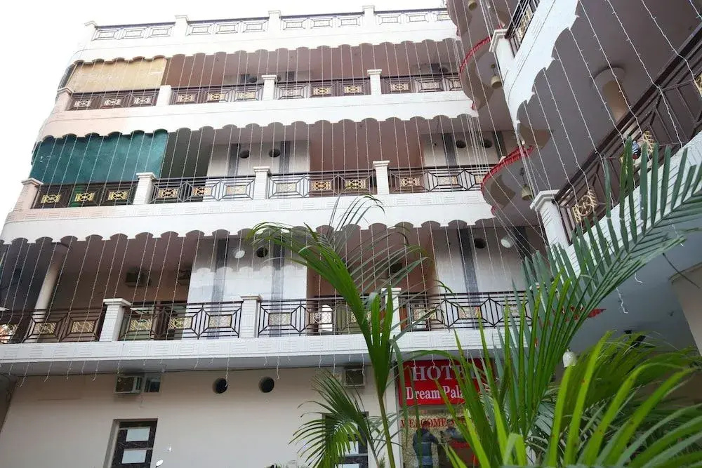 OYO 24874 Hotel Dream Palace 45