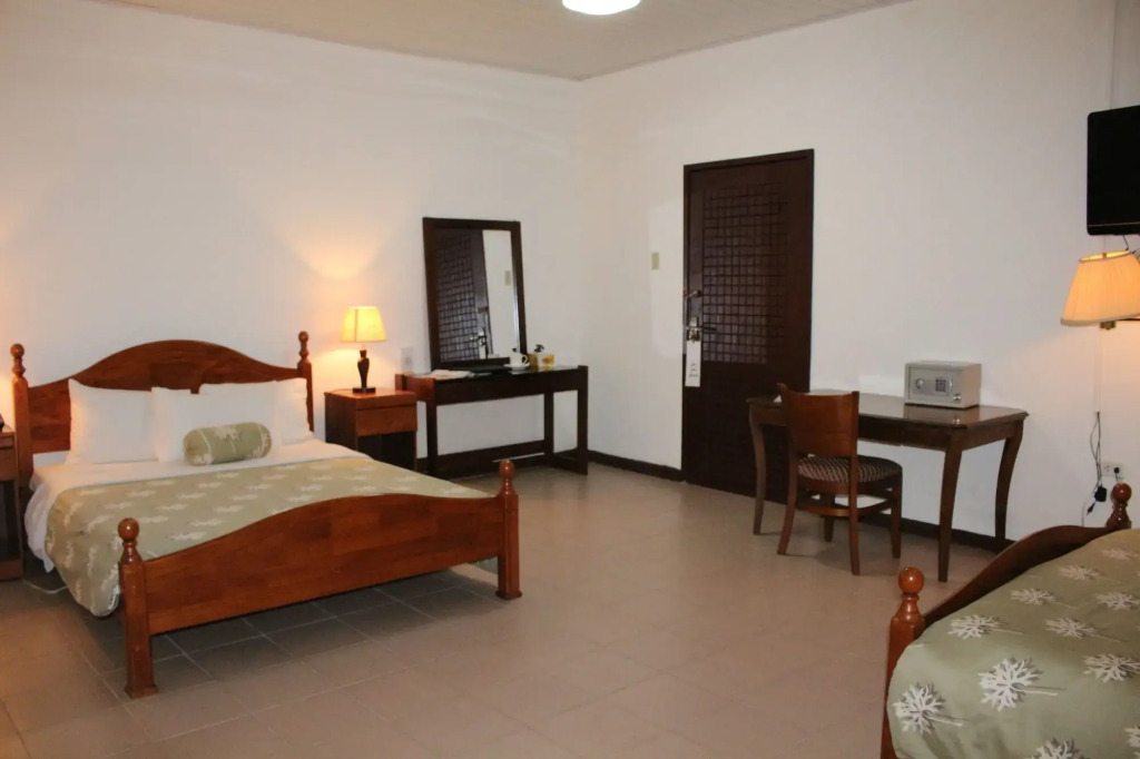 Embassy Suites Hotels & Restaurant - фото 5