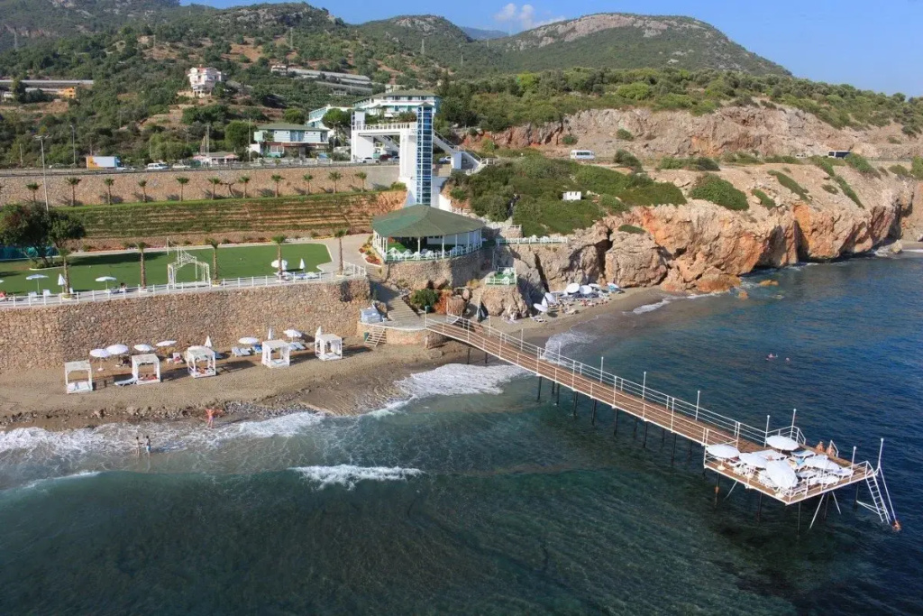 Beach & Waterfront