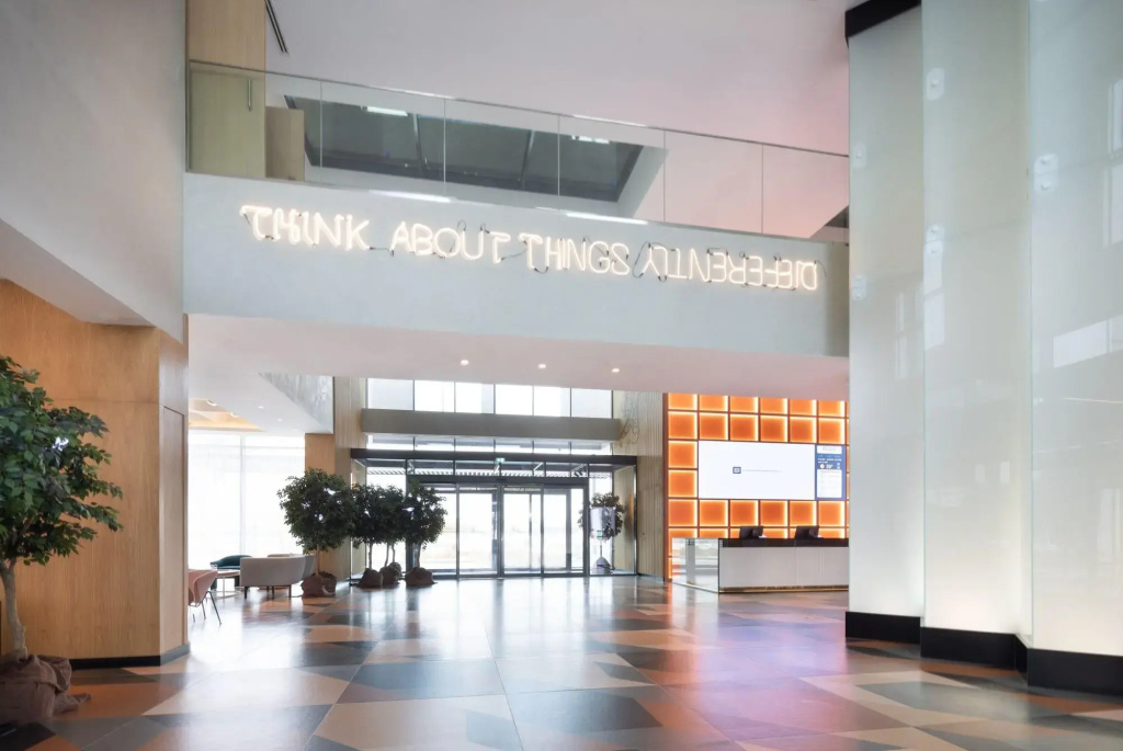 Lobby & Reception