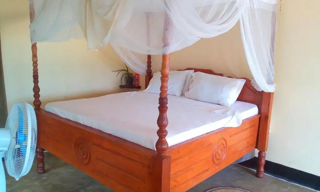 Deluxe Double room with partial sea view (full double bed)