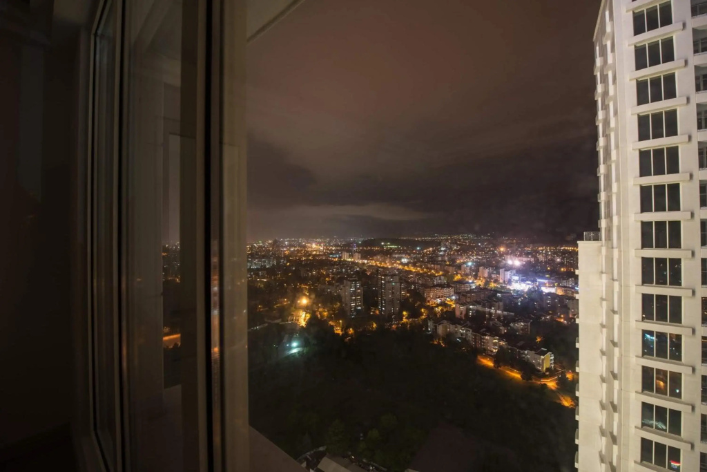 33rd floor luxury apartment spa & fitness