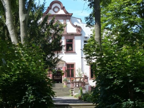 Herrenhaus Schmoelen image